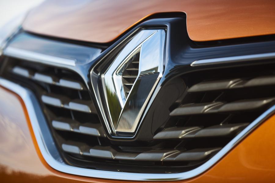 Логотип Renault Captur 2017 года  (WW) (фото 7 из 149)